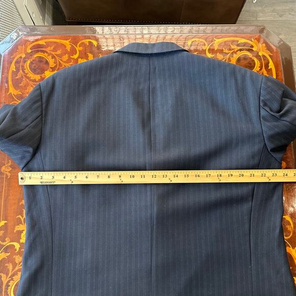 Hugo Boss 2 Piece Suit - Picture 11 of 12